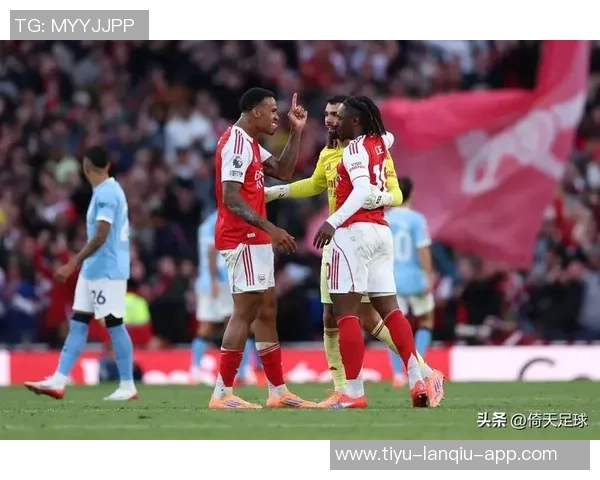 苏维门迪拼抢遭误判吃黄牌随后桑德兰抓住机会进球