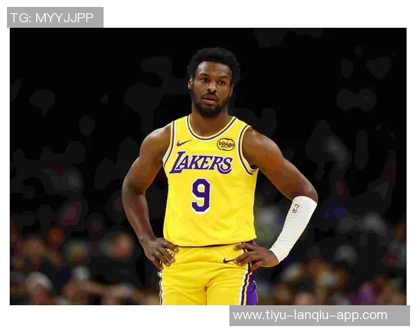 魅力四射的性感名媛Anastasia现场助阵湖人布朗尼与格里芬纷纷为其打call